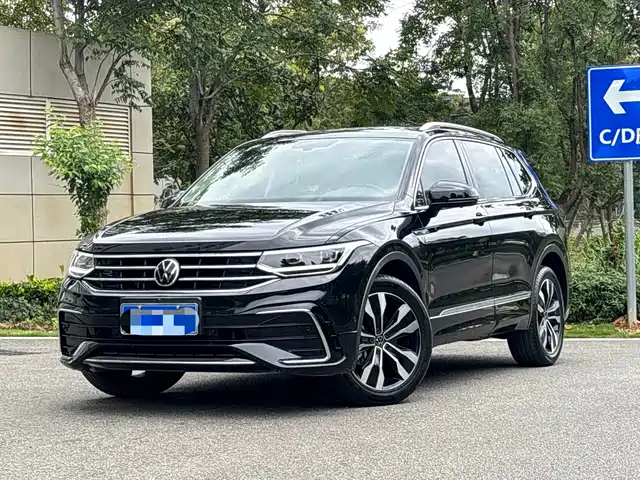 VOLKSWAGEN TIGUAN L 2022