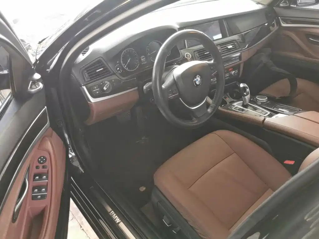 BMW 5 Series — миниатюра 15
