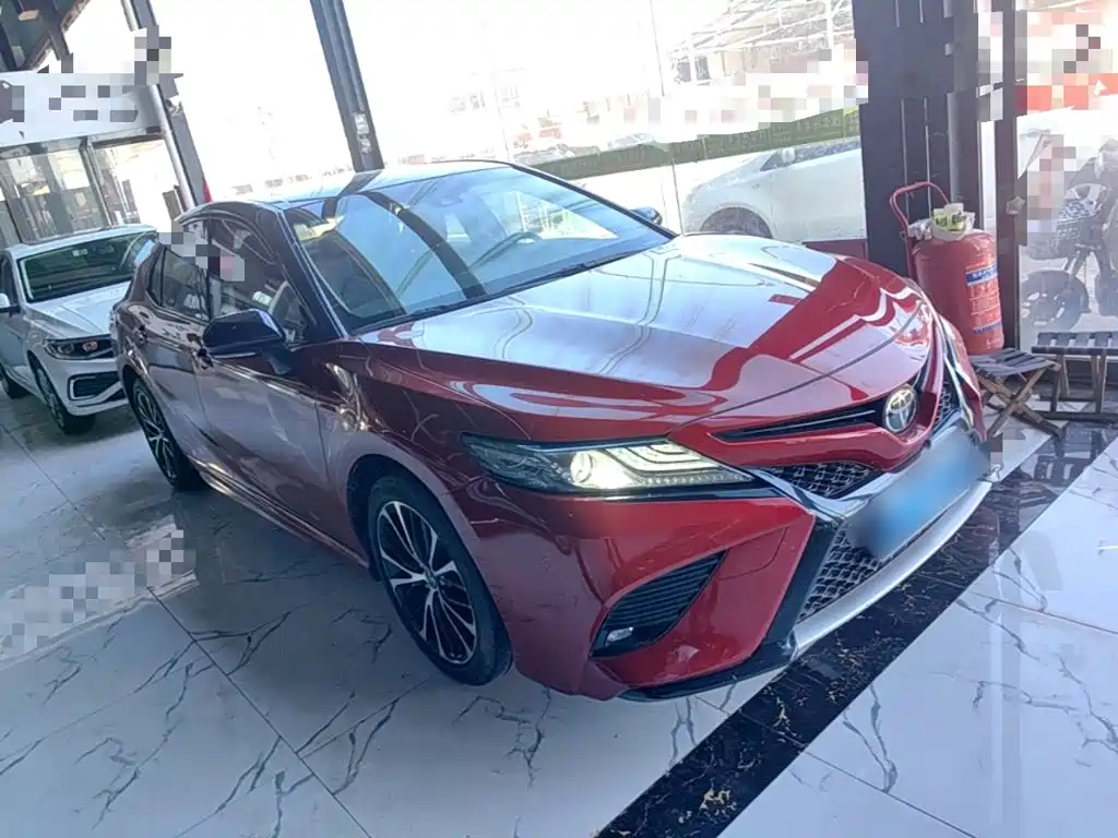 Toyota Camry — миниатюра 4