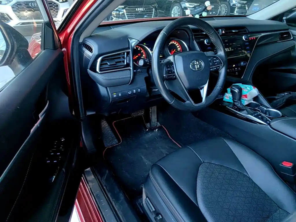 Toyota Camry — миниатюра 16