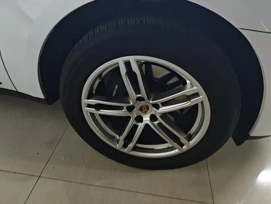 Porsche Macan — миниатюра 6