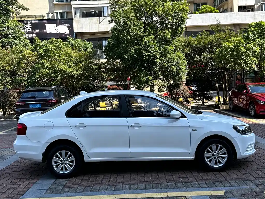 Volkswagen Jetta — миниатюра 7