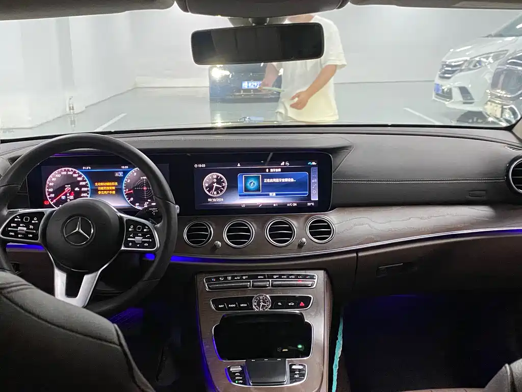 Mercedes-Benz E-Class — миниатюра 10