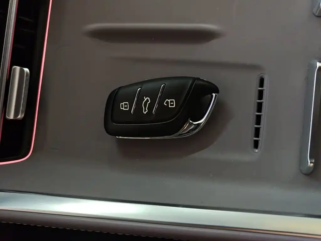 Roewe M7 DMH — миниатюра 9