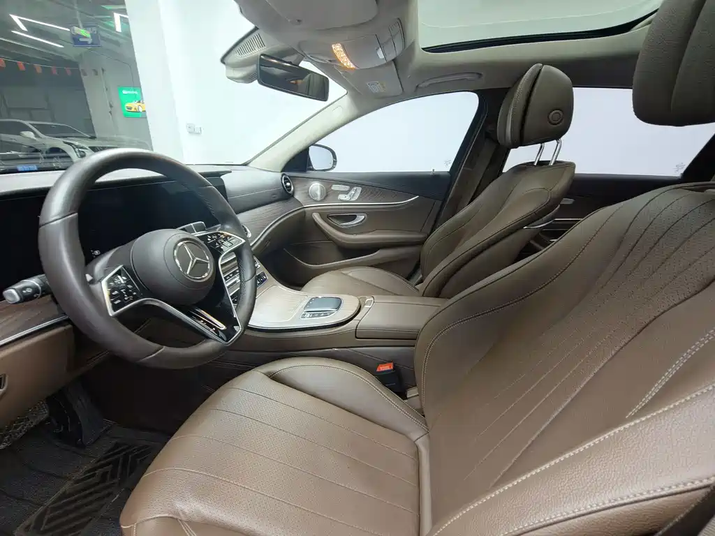 Mercedes-Benz E-Class — миниатюра 4