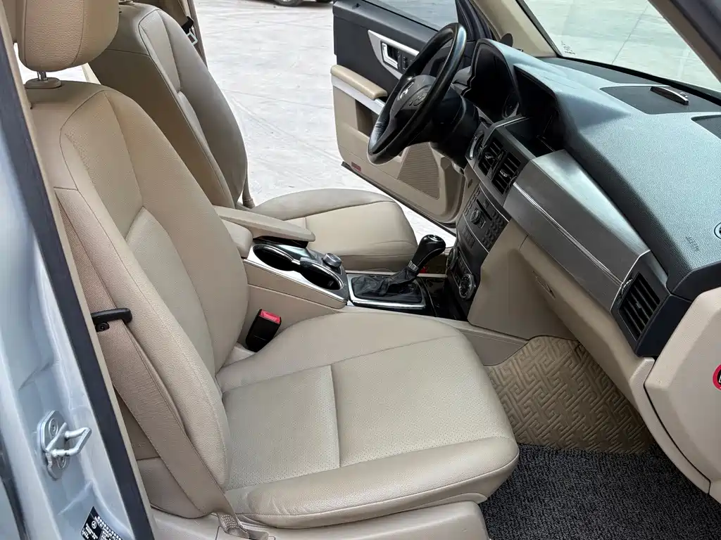 Mercedes-Benz GLK-Class (Import) — миниатюра 11
