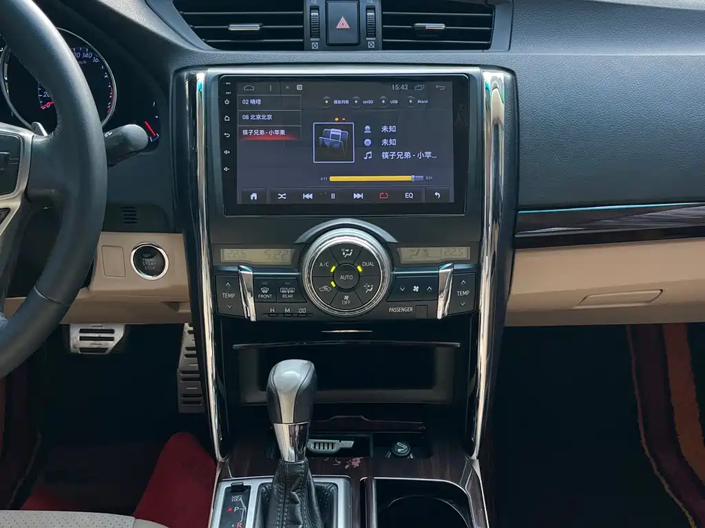 Toyota Reiz — миниатюра 12