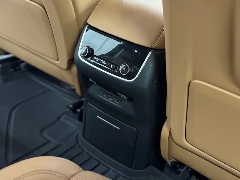 Li Auto Li ONE — миниатюра 20