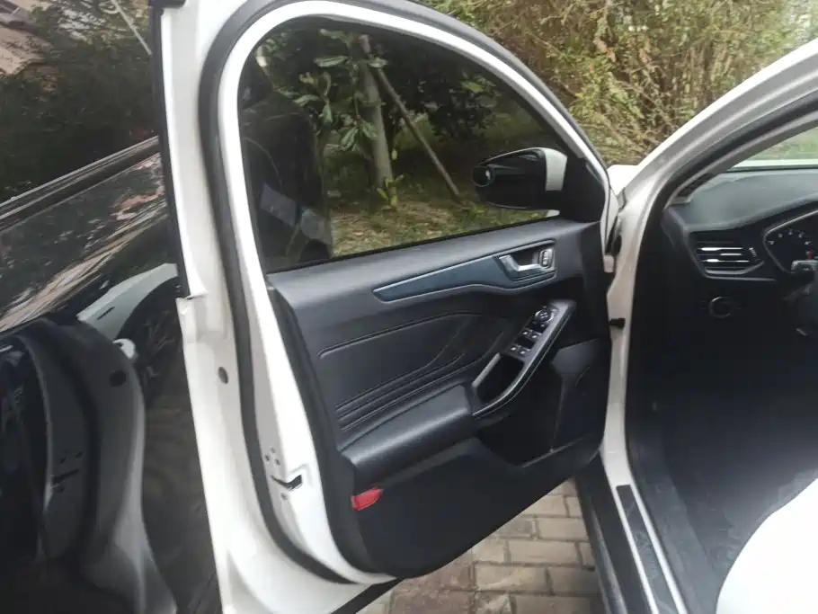 Ford Focus Active — миниатюра 7