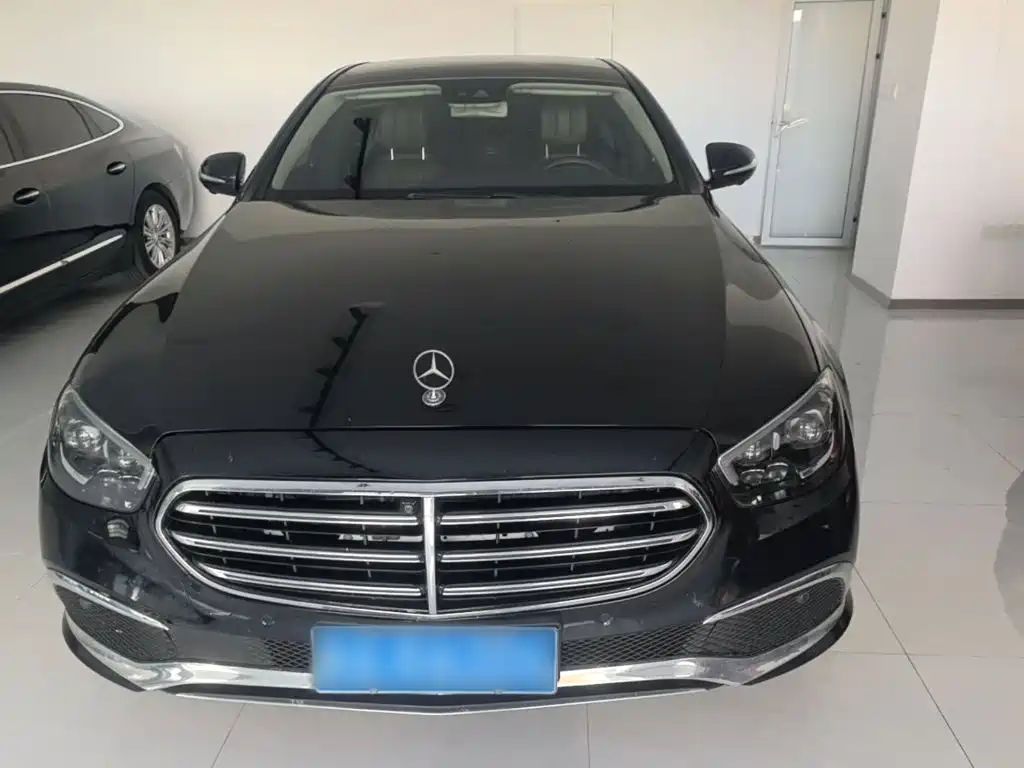 Mercedes-Benz E-Class — миниатюра 3