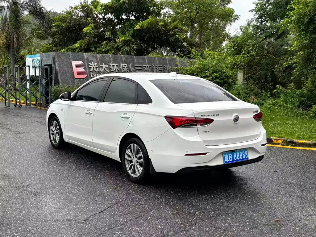 Buick Excelle — миниатюра 9