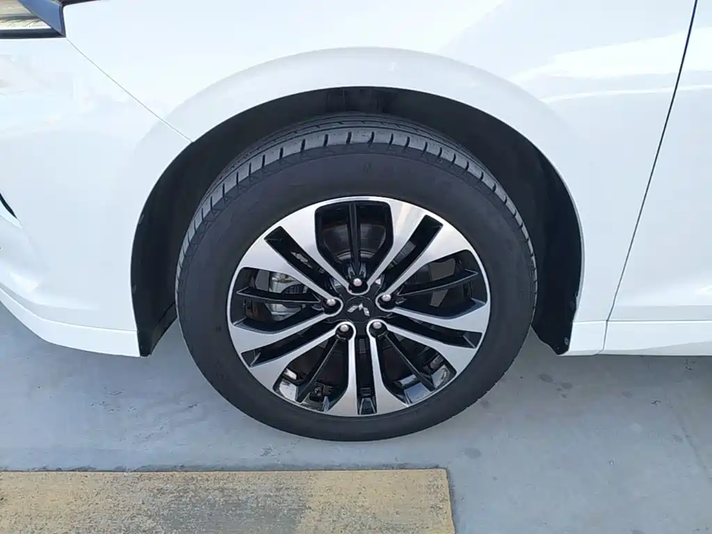 Wuling Victory — миниатюра 23