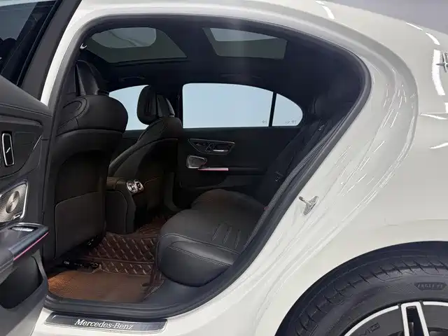 Mercedes-Benz C-Class — миниатюра 8