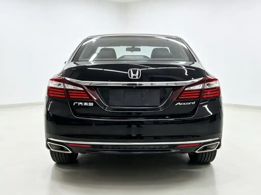 Honda Accord — миниатюра 12