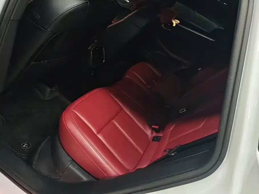 Porsche Macan — миниатюра 11
