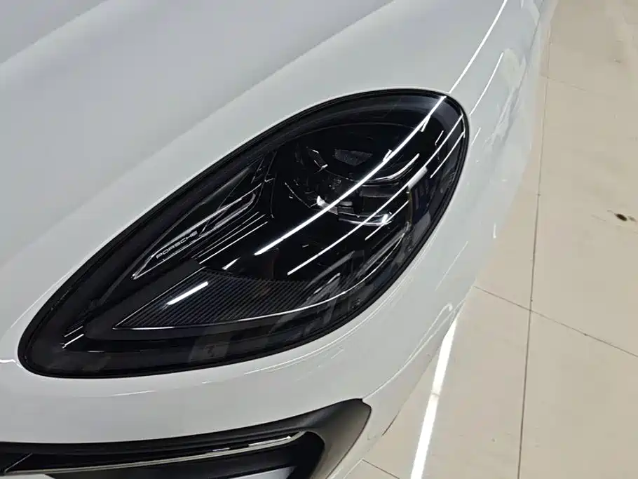 Porsche Macan — миниатюра 5