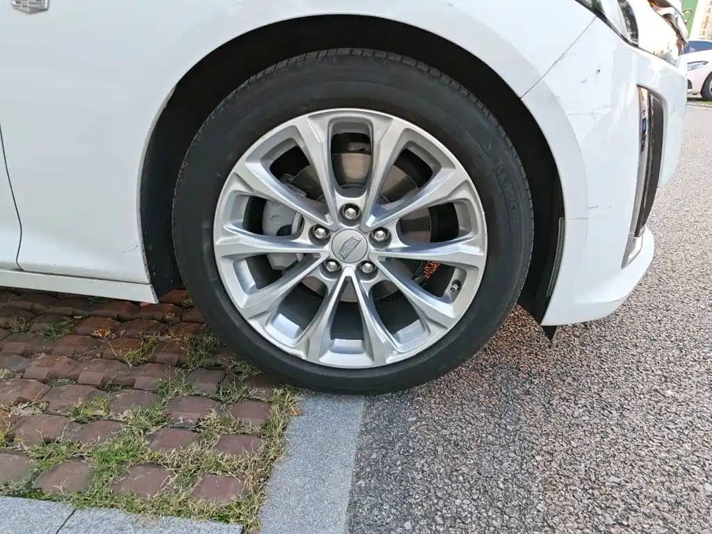 Cadillac CT5 — миниатюра 8
