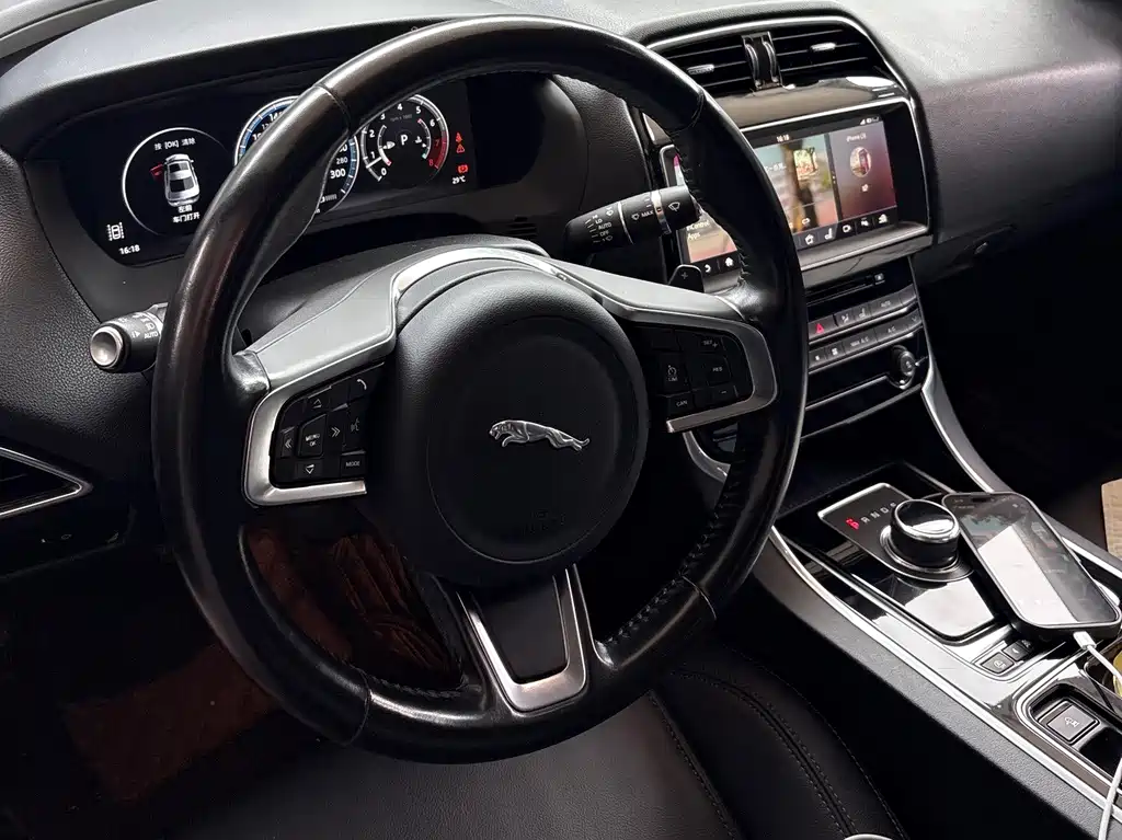 Jaguar XEL — миниатюра 9