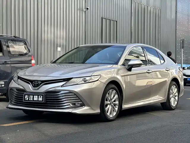TOYOTA CAMRY 2019