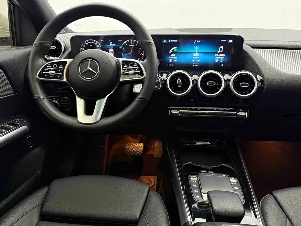 Mercedes-Benz GLA — миниатюра 10