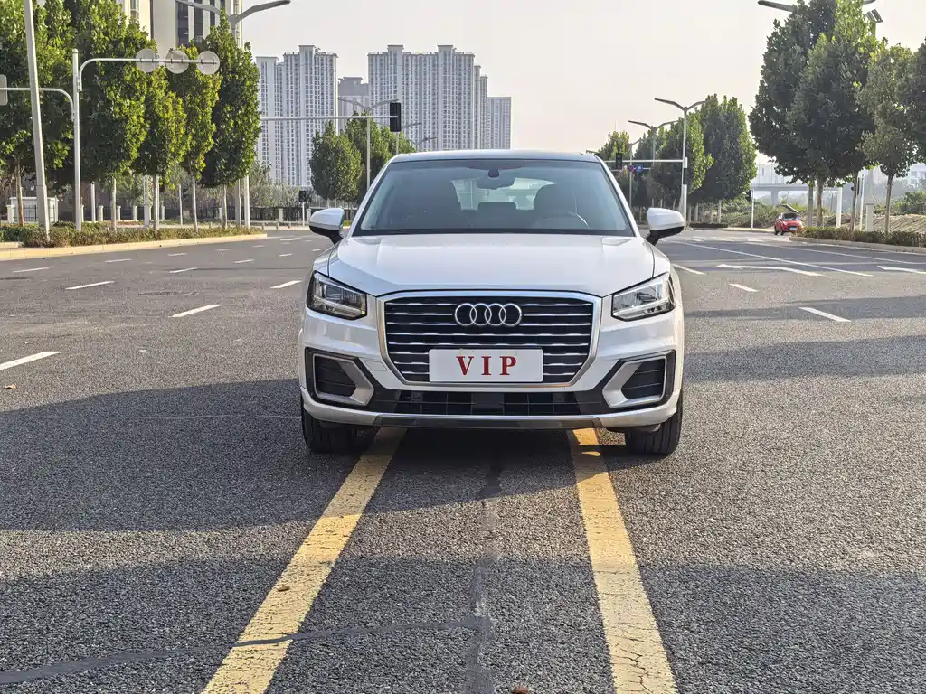 Audi Q2L — миниатюра 2