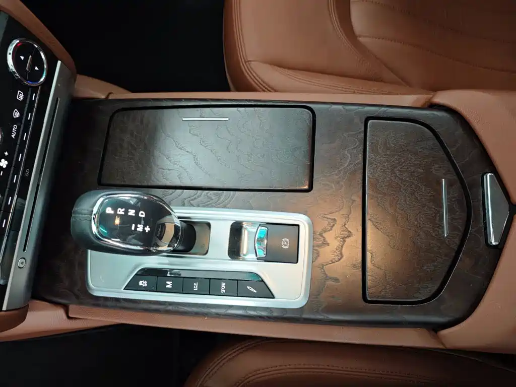 Maserati Quattroporte — миниатюра 11