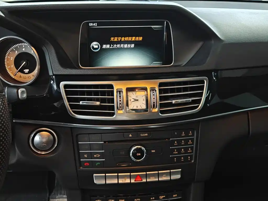Mercedes-Benz E-Class — миниатюра 10