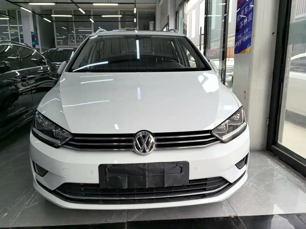 Volkswagen Golf · 2016 230TSI AT
