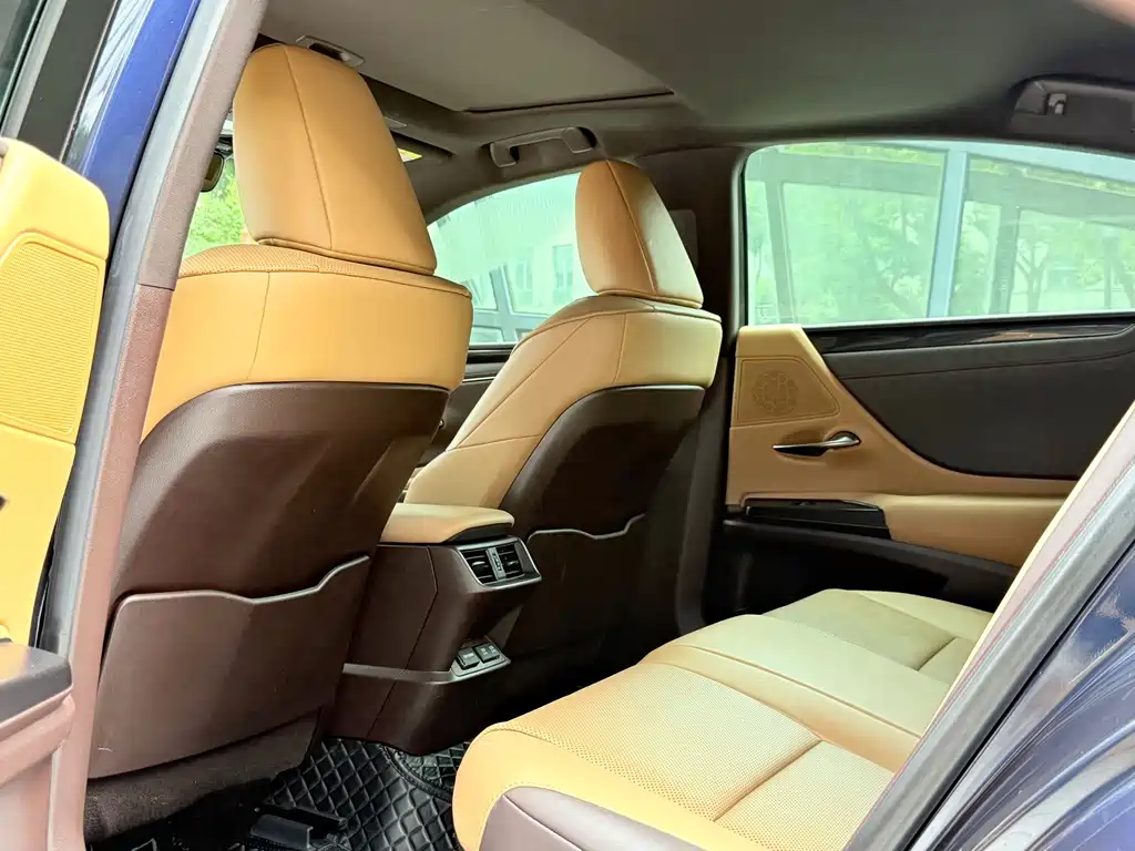 Lexus ES — миниатюра 14