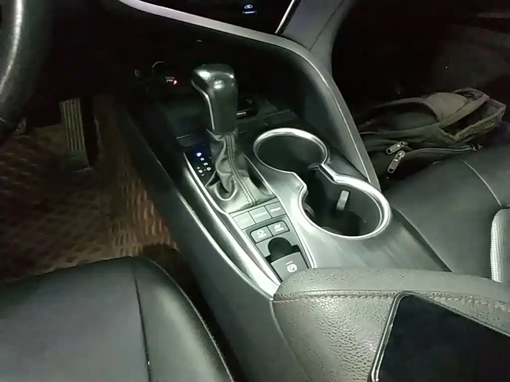 Toyota Camry — миниатюра 14