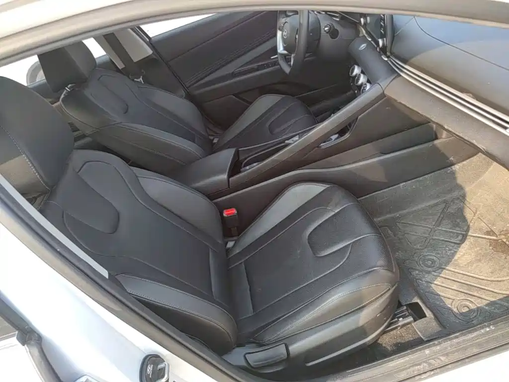 Hyundai Elantra — миниатюра 25
