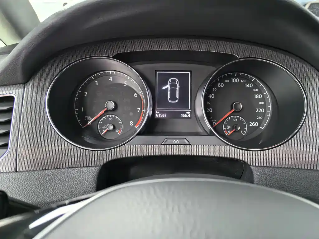Volkswagen Golf · 2016 230TSI AT