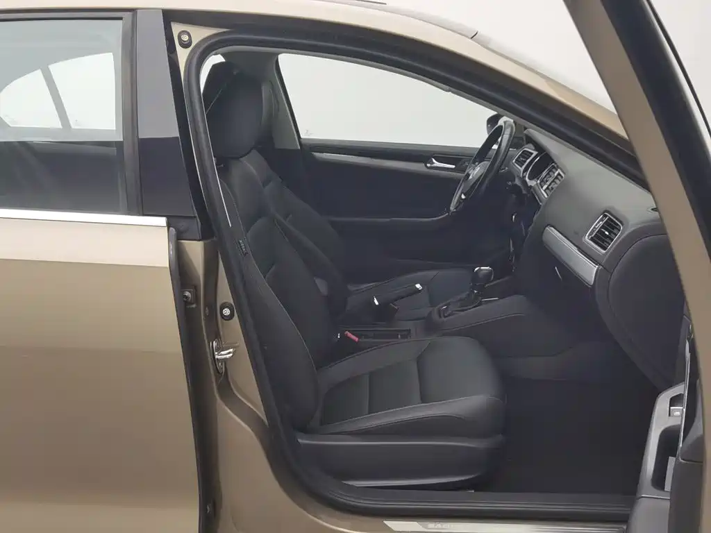 Volkswagen Sagitar — миниатюра 23