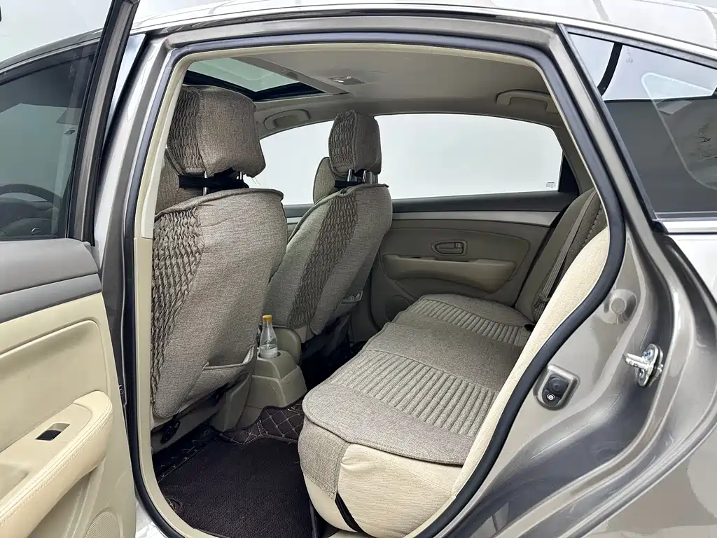 Nissan Sylphy — миниатюра 10