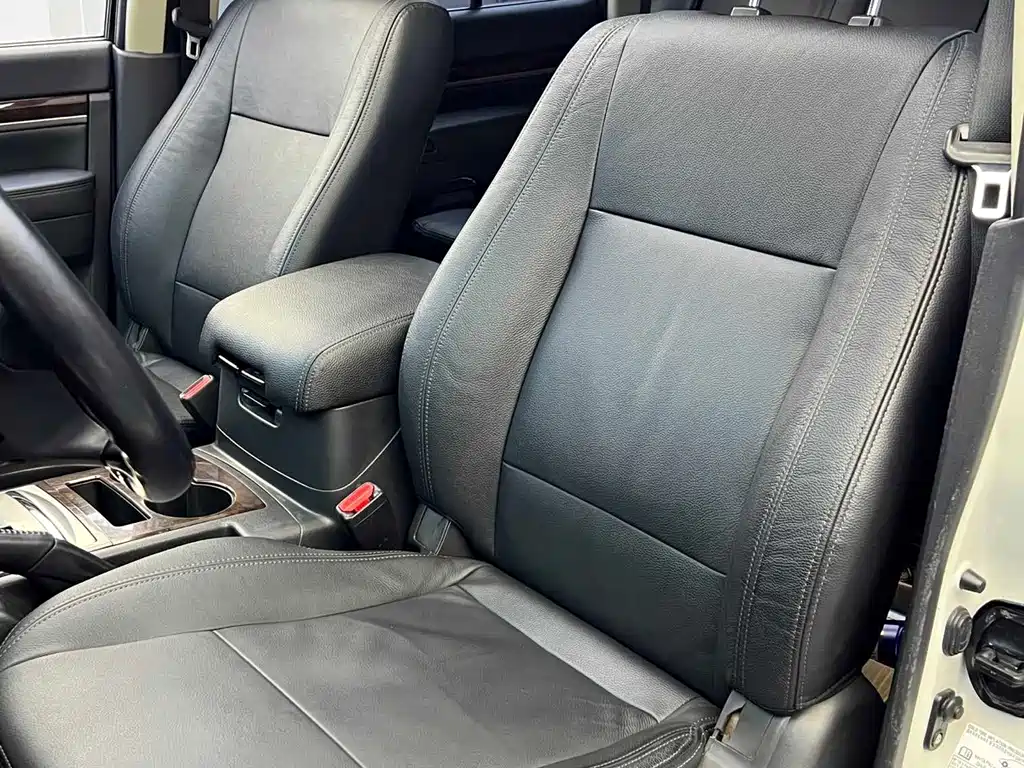 Mitsubishi Pajero (Import) — миниатюра 6