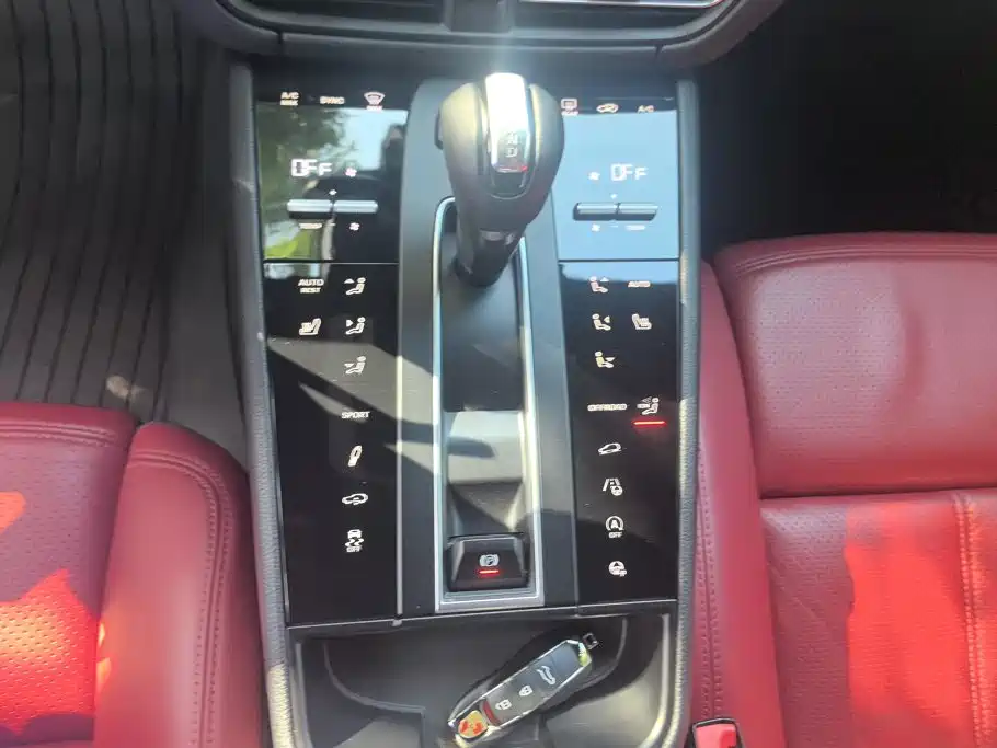 Porsche Macan — миниатюра 15