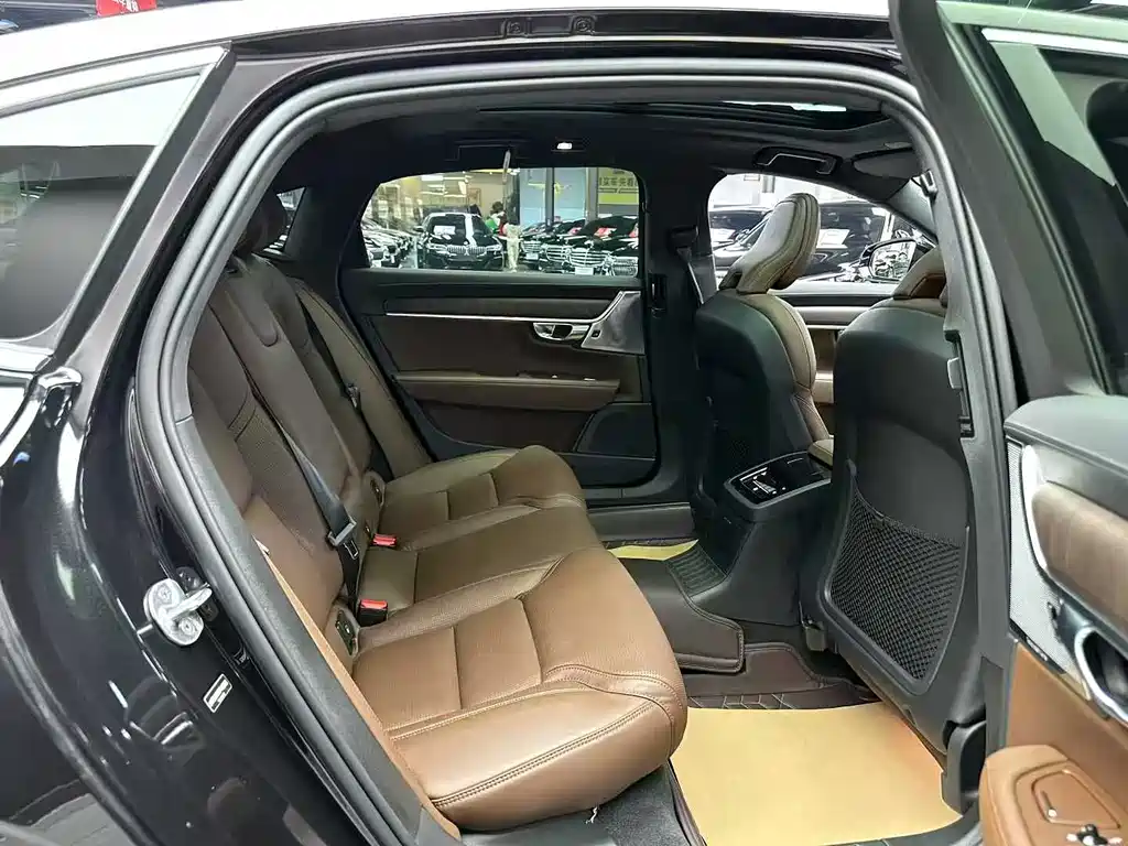 VOLVO S90 PLUG IN HYBRID