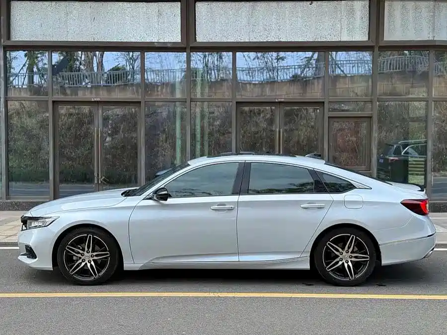 Honda Accord — миниатюра 14