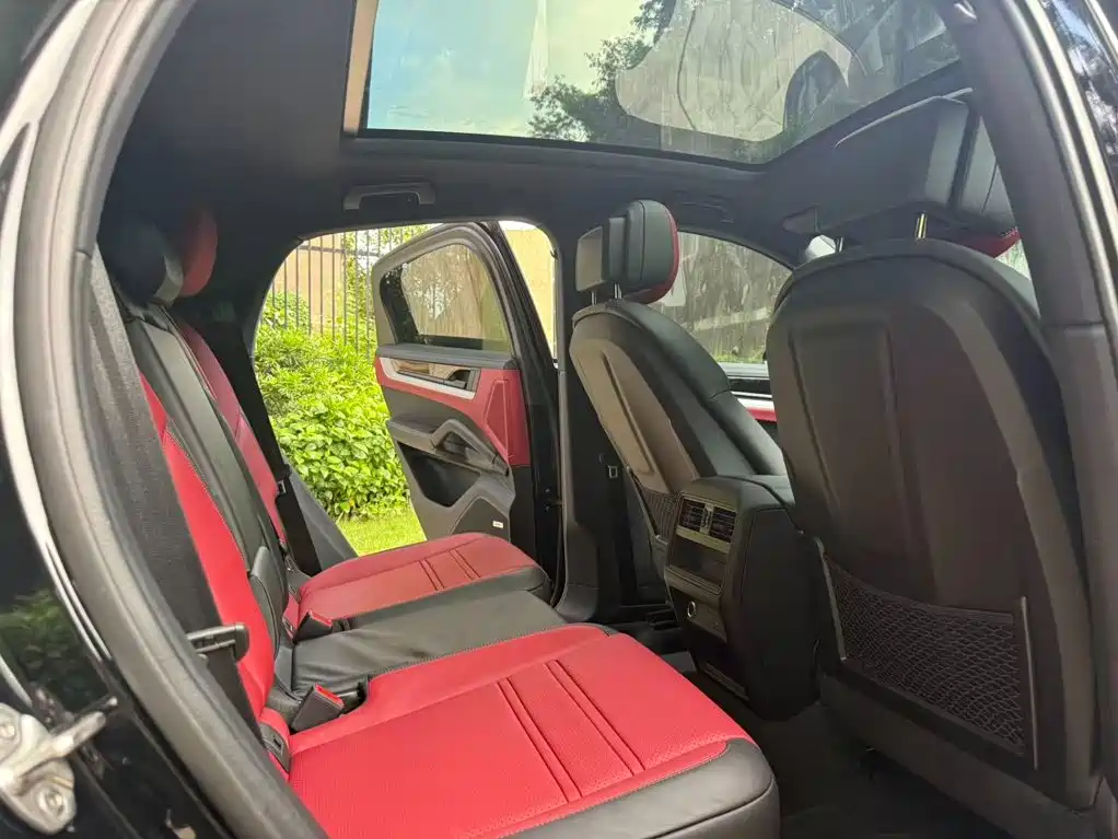 Porsche Cayenne — миниатюра 10