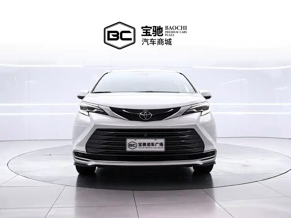 Toyota Sienna — миниатюра 2