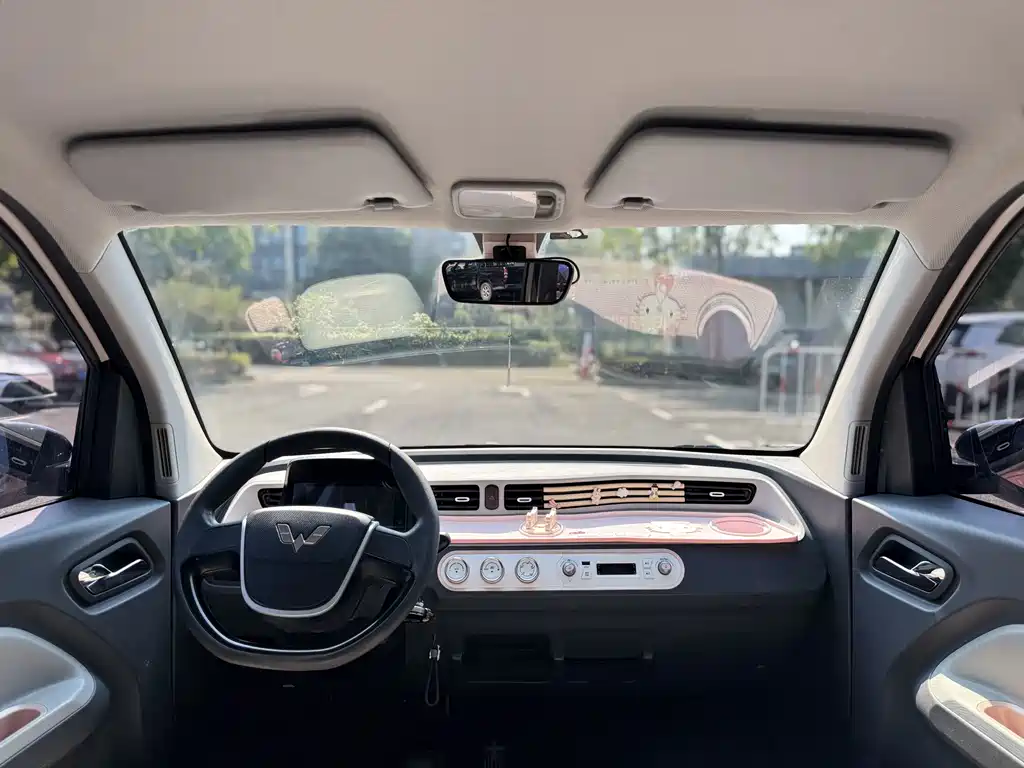 Wuling MINIEV — миниатюра 8
