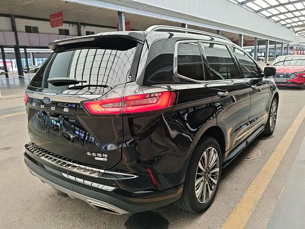 Ford Edge — миниатюра 7