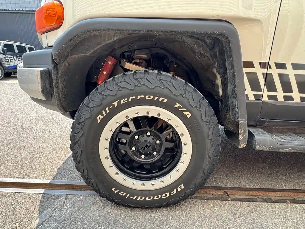 Toyota FJ Cruiser — миниатюра 11