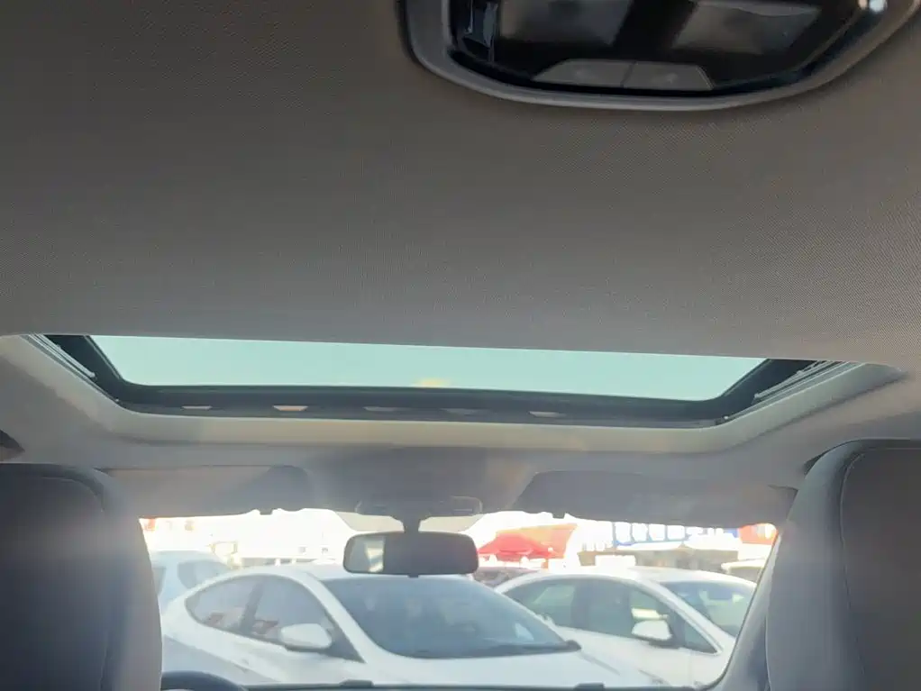 Geely Binyue — миниатюра 12