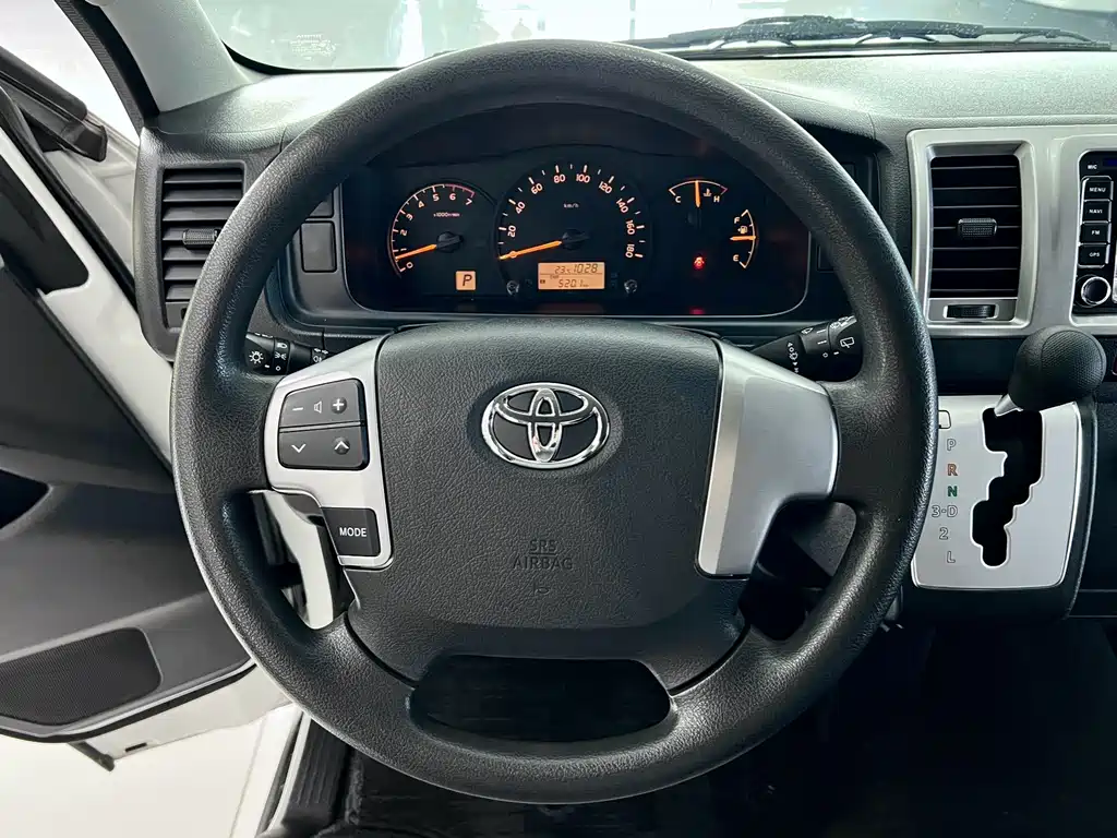 Toyota Hiace — миниатюра 13