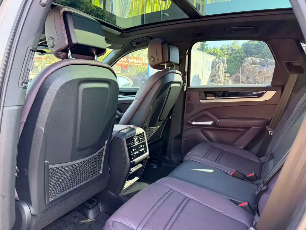 Porsche Cayenne — миниатюра 6
