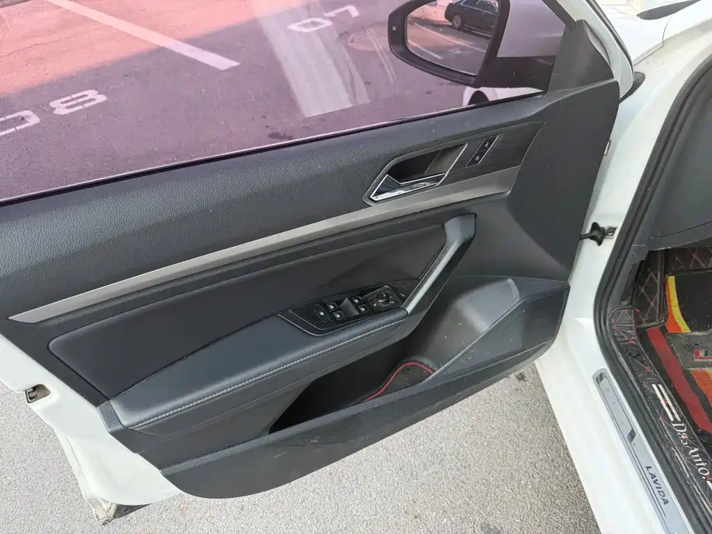 Volkswagen Lavida — миниатюра 7