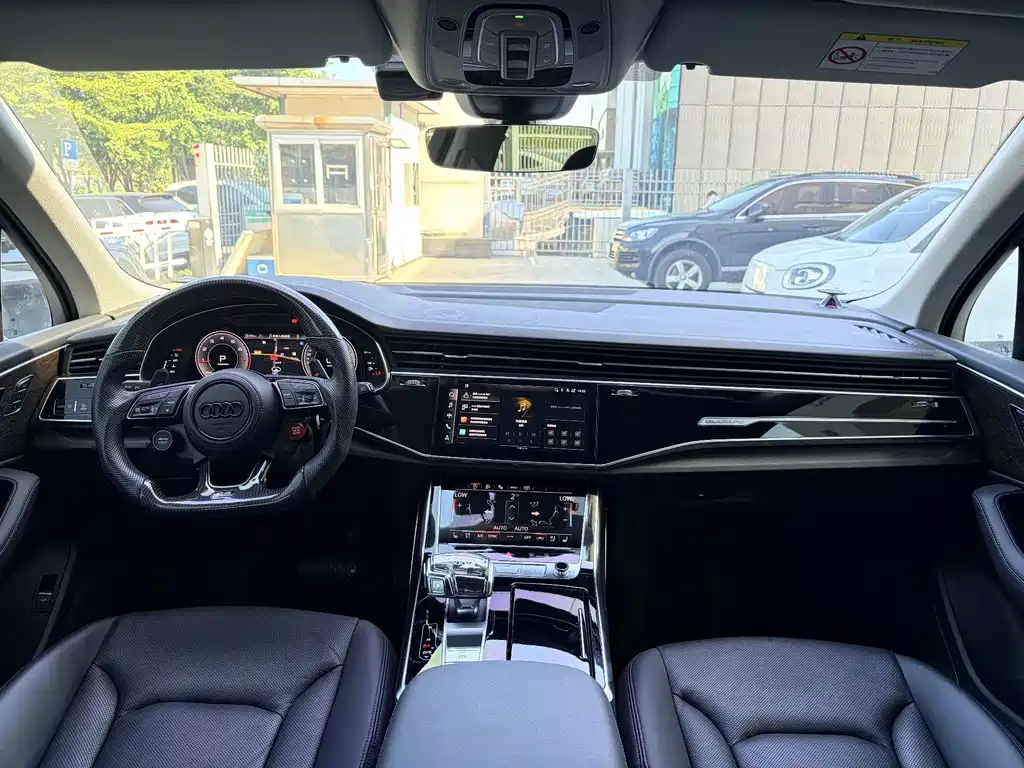 Audi Q7 — миниатюра 6