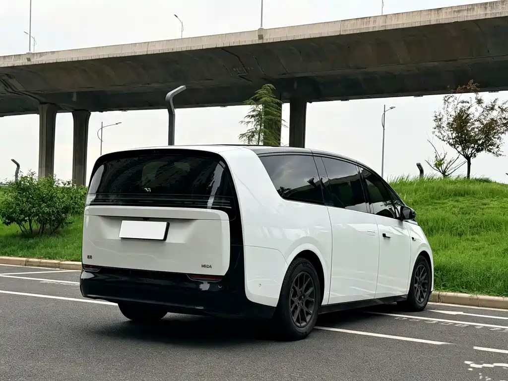 Li Auto Li MEGA — миниатюра 6