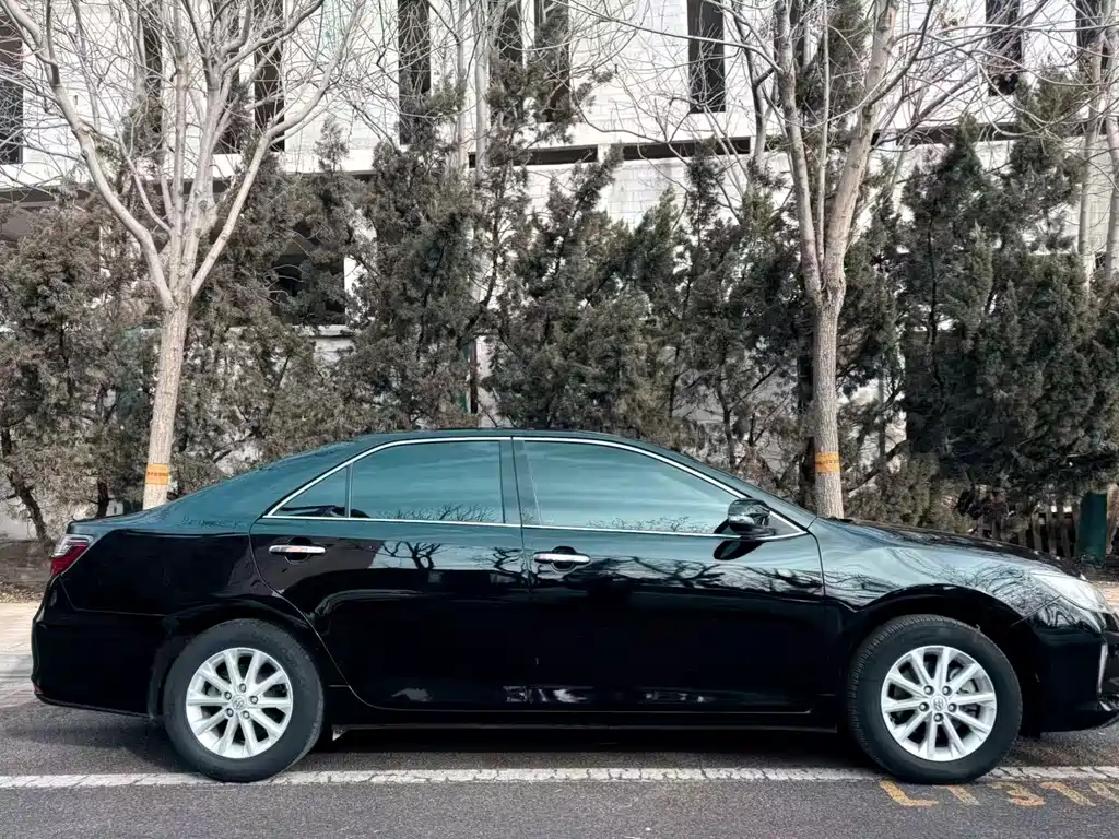 TOYOTA CAMRY